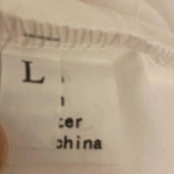 White daisy top - Picture 2 of 3